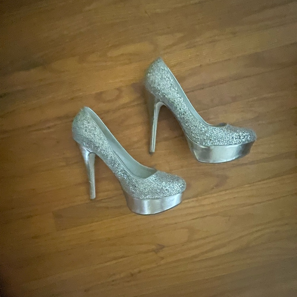 Aldo Metallic Sparkly Platform Heels. Good Condition. Size 7.5.